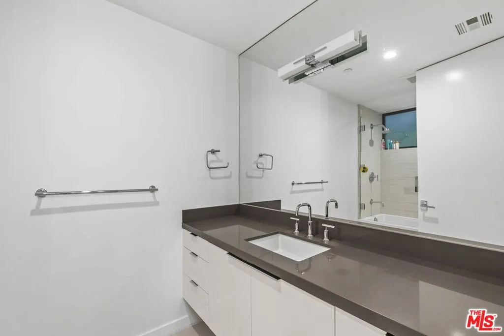 3254 Hutton Drive, Beverly Hills, California 90210 home-pic-59